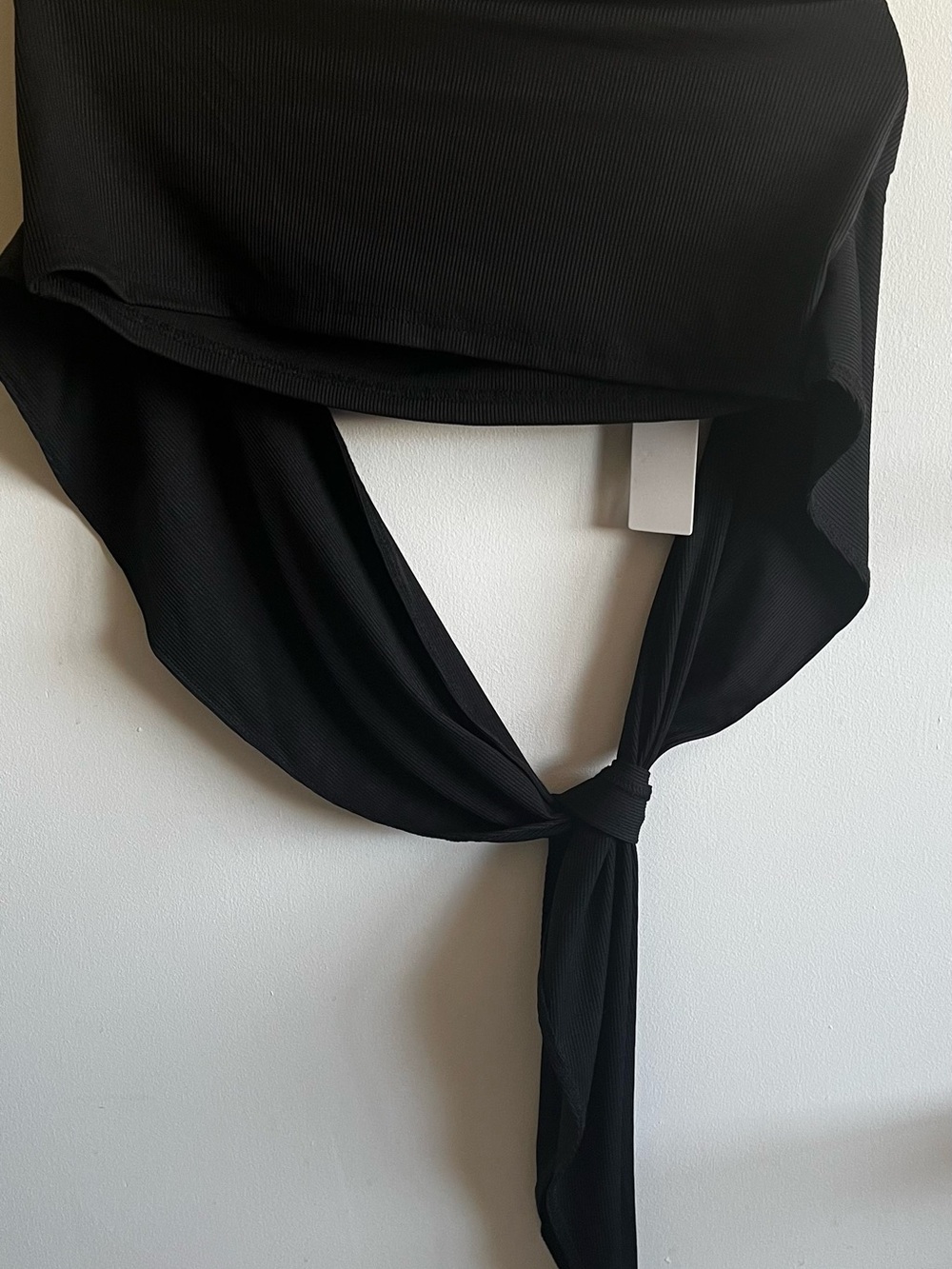 Black Women's Twist-Front Crop Top